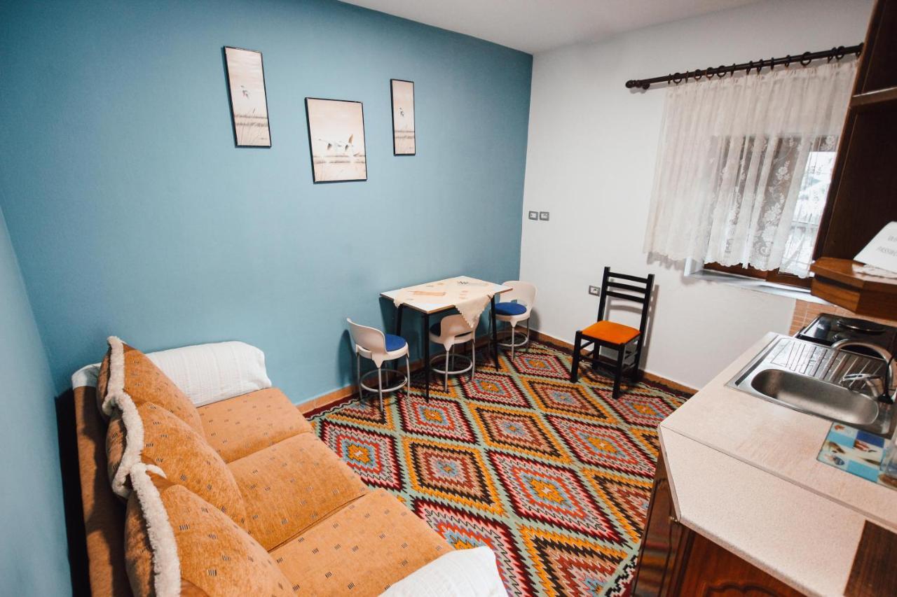 Bb Traditional Apartment Gjirokastër Exteriör bild